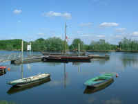 le port de Bouchemaine le 18 mai 2001 (313207 octets)